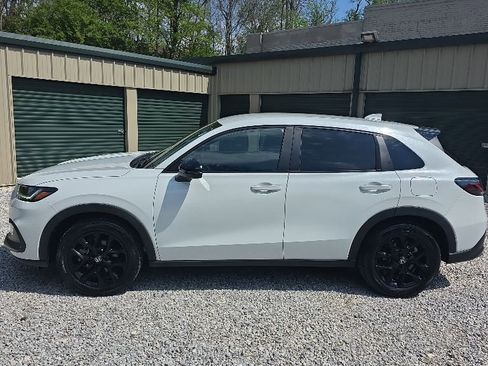 Used 2023 Honda HR-V Sport image 2