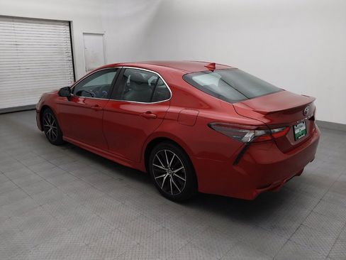 Used 2021 Toyota Camry SE FWD image 3