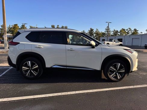 Used 2021 Nissan Rogue Platinum image 8