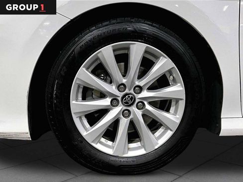 Certified 2018 Toyota Camry LE FWD image 11
