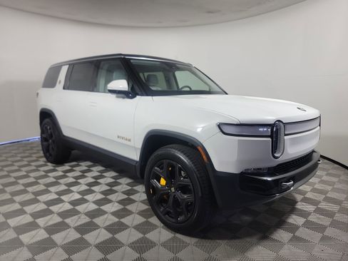 Used 2024 Rivian R1S Adventure AWD/4WD image 9