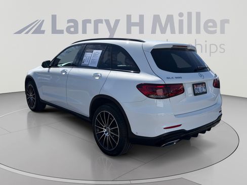 Used 2021 Mercedes-Benz GLC 300 4MATIC image 3