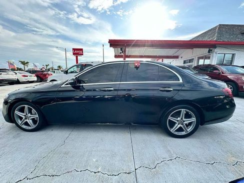 Used 2019 Mercedes-Benz E 300 4MATIC image 5