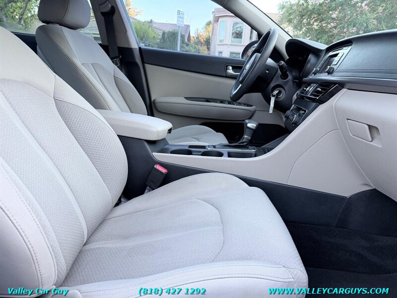 Used 2016 Kia Optima LX FWD image 10