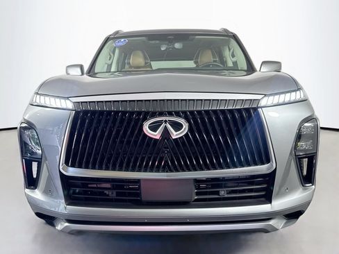 Used 2025 INFINITI QX80 Sensory AWD/4WD image 2