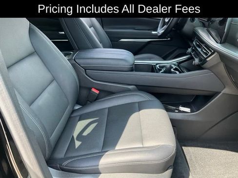 Used 2025 Chevrolet Traverse LT w/ Driver Confidence Package FWD image 21