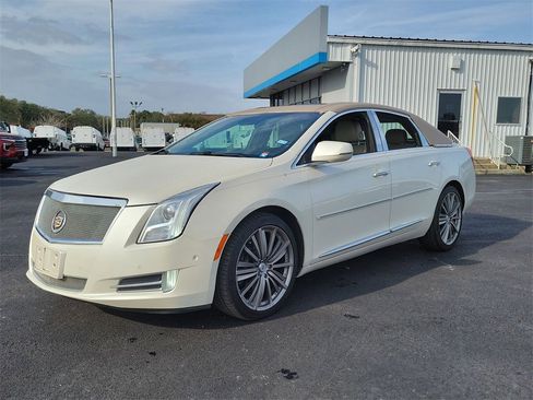 Used 2014 Cadillac XTS Luxury w/ Driver Awareness Package image 2