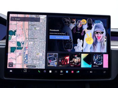 Used 2022 Tesla Model S image 20