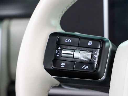Used 2025 Hyundai Santa Fe SEL FWD image 13