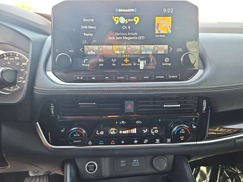 Used 2023 Nissan Rogue SL w/ SL Premium Package FWD image 20