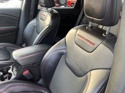 Certified 2021 Jeep Cherokee Trailhawk w/ Trailer Tow Group image 12