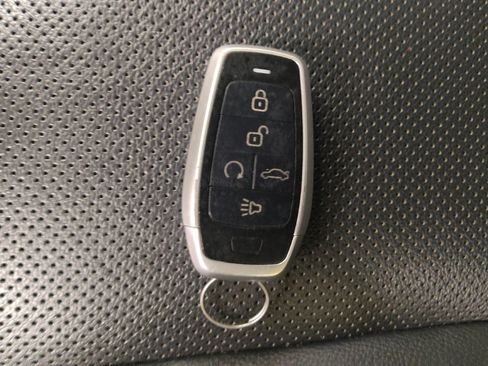 Used 2020 Hyundai Santa Fe SEL AWD/4WD image 32