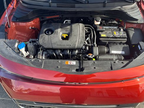 Used 2025 Kia Soul LX w/ LX Technology Package FWD image 30