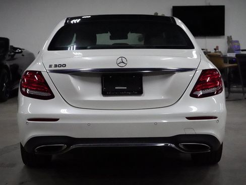 Used 2018 Mercedes-Benz E 300 w/ Premium 2 Package (Q02) image 4