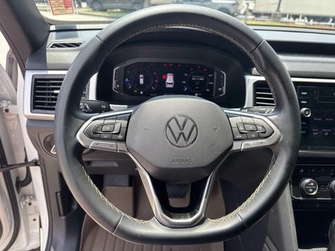 Used 2022 Volkswagen Atlas Cross Sport SE w/ Black Wheel Package AWD/4WD image 21