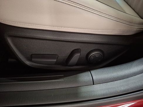 Used 2023 Genesis G70 3.3T image 9