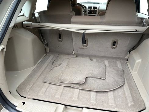 Used 2009 Dodge Caliber SXT image 12