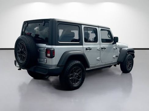 Used 2024 Jeep Wrangler Unlimited Sport AWD/4WD image 3