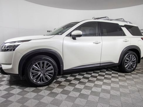Used 2023 Nissan Pathfinder SL w/ SL Premium Package FWD image 10