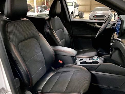 Certified 2023 Ford Escape ST-Line w/ Tech Pack #1 image 7