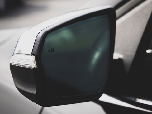 Used 2018 Chevrolet Equinox Premier image 4