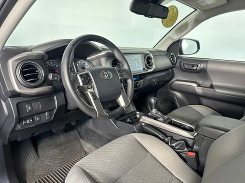 Used 2023 Toyota Tacoma SR5 AWD/4WD image 12