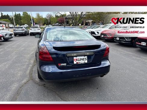 Used 2007 Pontiac Grand Prix w/ Sun And Sound Package FWD image 10