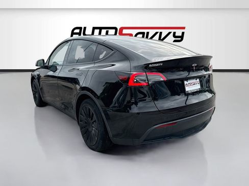Used 2024 Tesla Model Y Long Range AWD/4WD image 5