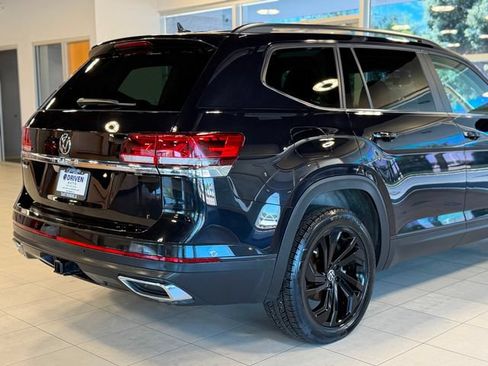 Used 2023 Volkswagen Atlas SE w/ Black Wheel Package FWD image 11
