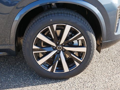 New 2026 Volvo XC90 B6 Core image 4