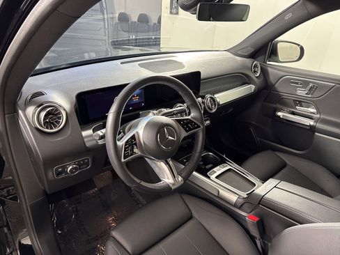 Used 2025 Mercedes-Benz GLB 250 4MATIC image 13