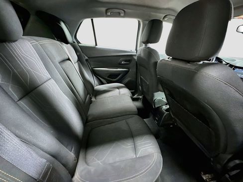 Used 2019 Chevrolet Trax LT FWD image 26