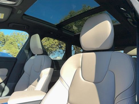 New 2026 Volvo XC60 B5 Core image 14