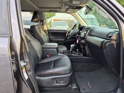 Used 2019 Toyota 4Runner TRD Off-Road Premium AWD/4WD image 33