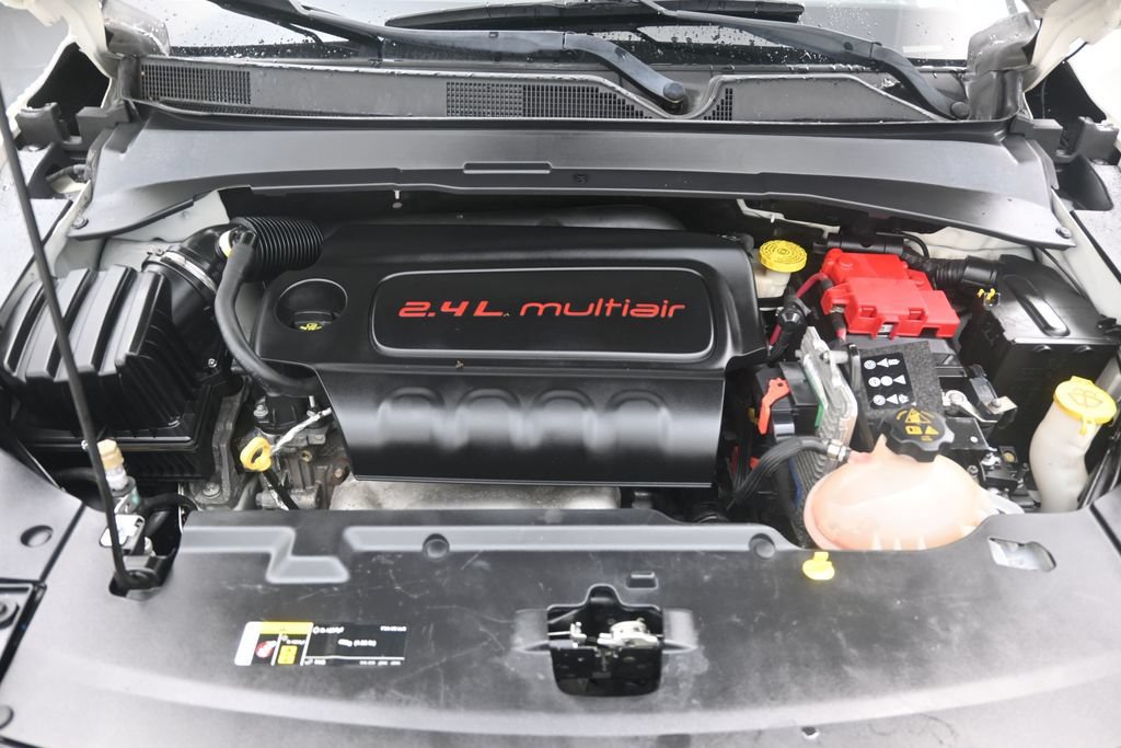 Used 2020 Jeep Compass Latitude w/ Popular Equipment Group FWD image 11