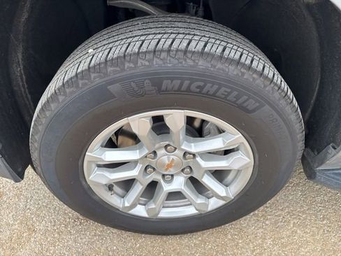 Used 2025 Chevrolet Tahoe LT AWD/4WD image 12