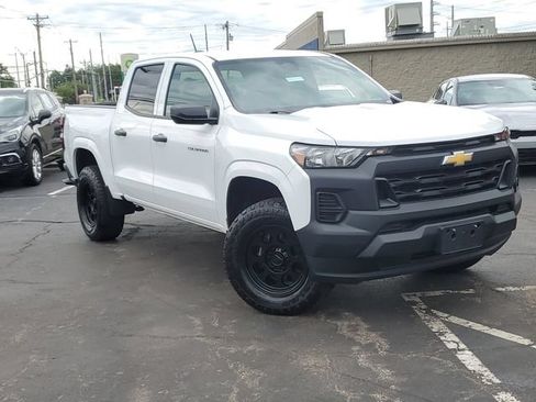 Used 2023 Chevrolet Colorado W/T w/ WT Convenience Package RWD image 31