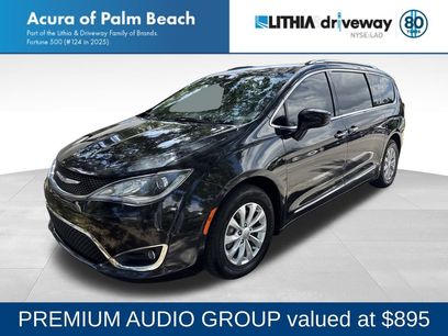 Used 2018 Chrysler Pacifica Touring-L w/ Premium Audio Group