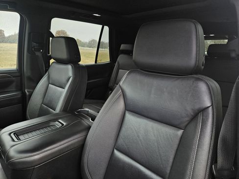 Used 2022 Chevrolet Tahoe Z71 w/ Luxury Package AWD/4WD image 12
