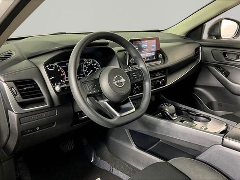 Used 2024 Nissan Rogue S image 17