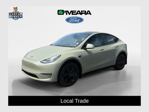 Used 2024 Tesla Model Y Long Range AWD/4WD image 1