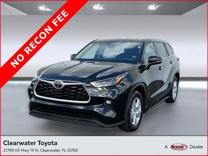Used 2022 Toyota Highlander LE