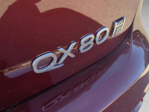 Used 2025 INFINITI QX80 Sensory image 6