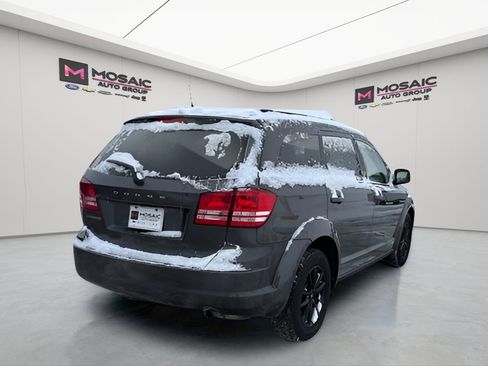 Used 2020 Dodge Journey SE w/ SE Popular Equipment Group image 8