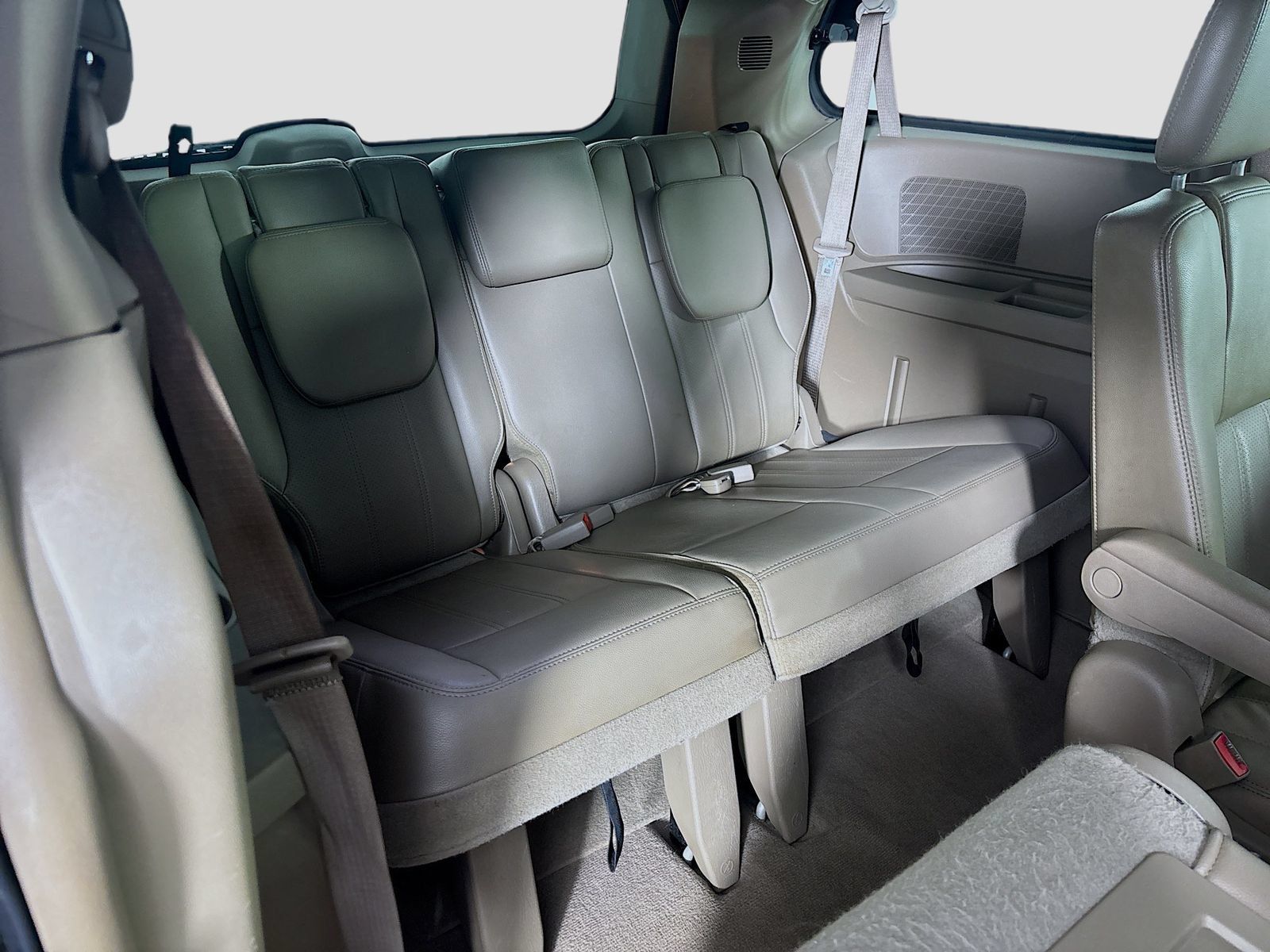 Used 2012 Chrysler Town & Country Touring w/ Entertainment Group #1 FWD image 26