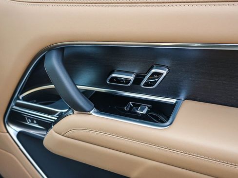 New 2026 Land Rover Range Rover SE image 19