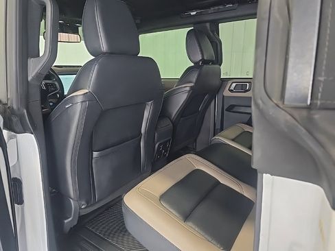 Used 2024 Ford Bronco Wildtrak image 19