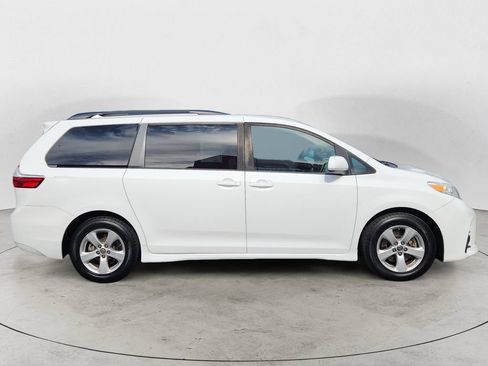 Used 2018 Toyota Sienna LE FWD image 6