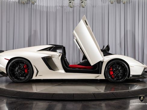 Used 2016 Lamborghini Aventador LP 700-4 image 45