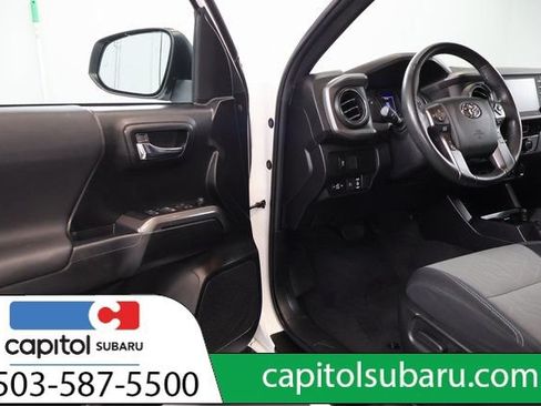 Used 2022 Toyota Tacoma TRD Off-Road w/ Technology Package AWD/4WD image 10